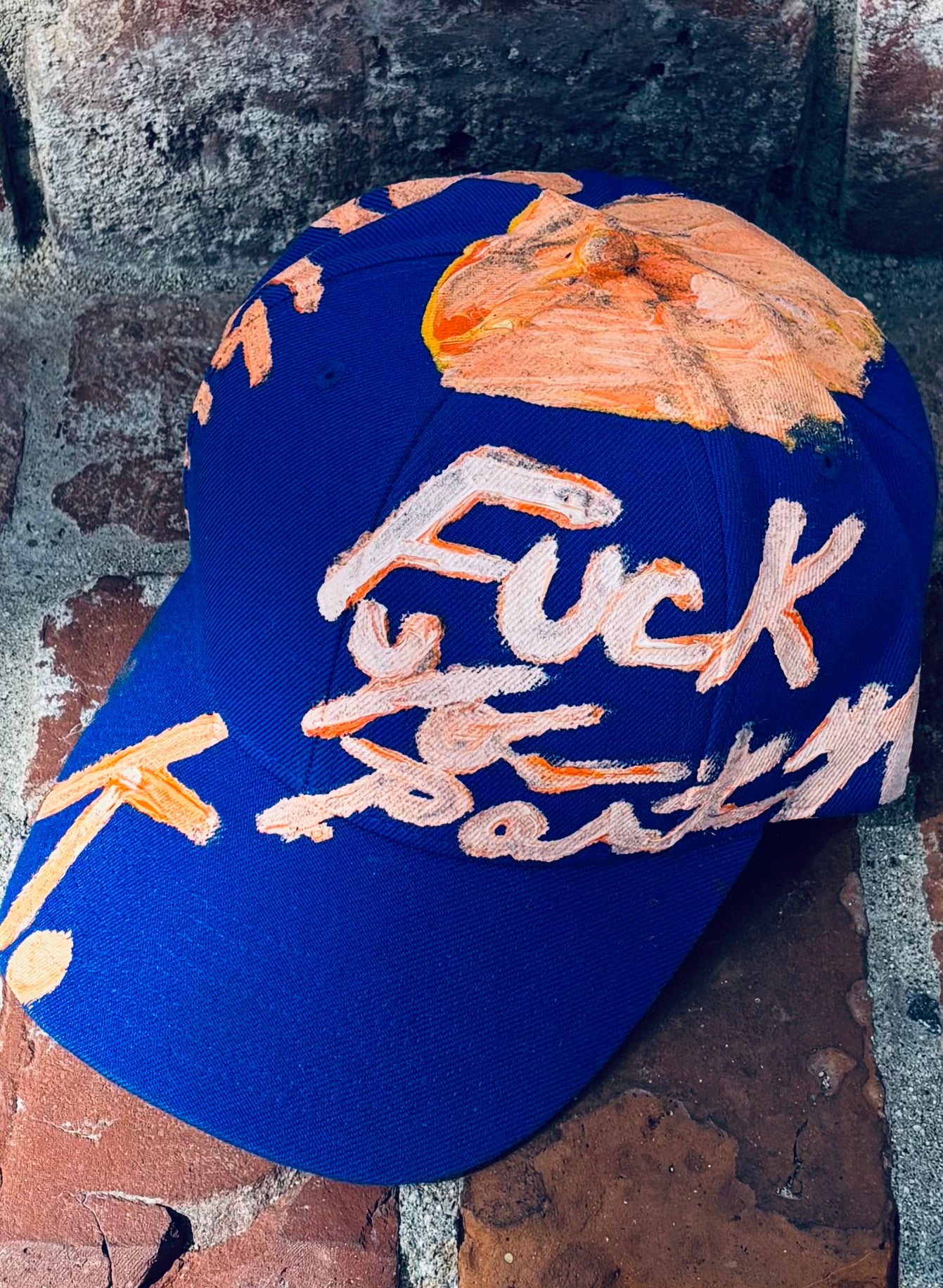 APPLAUD THE SHOWBOAT K. HAT