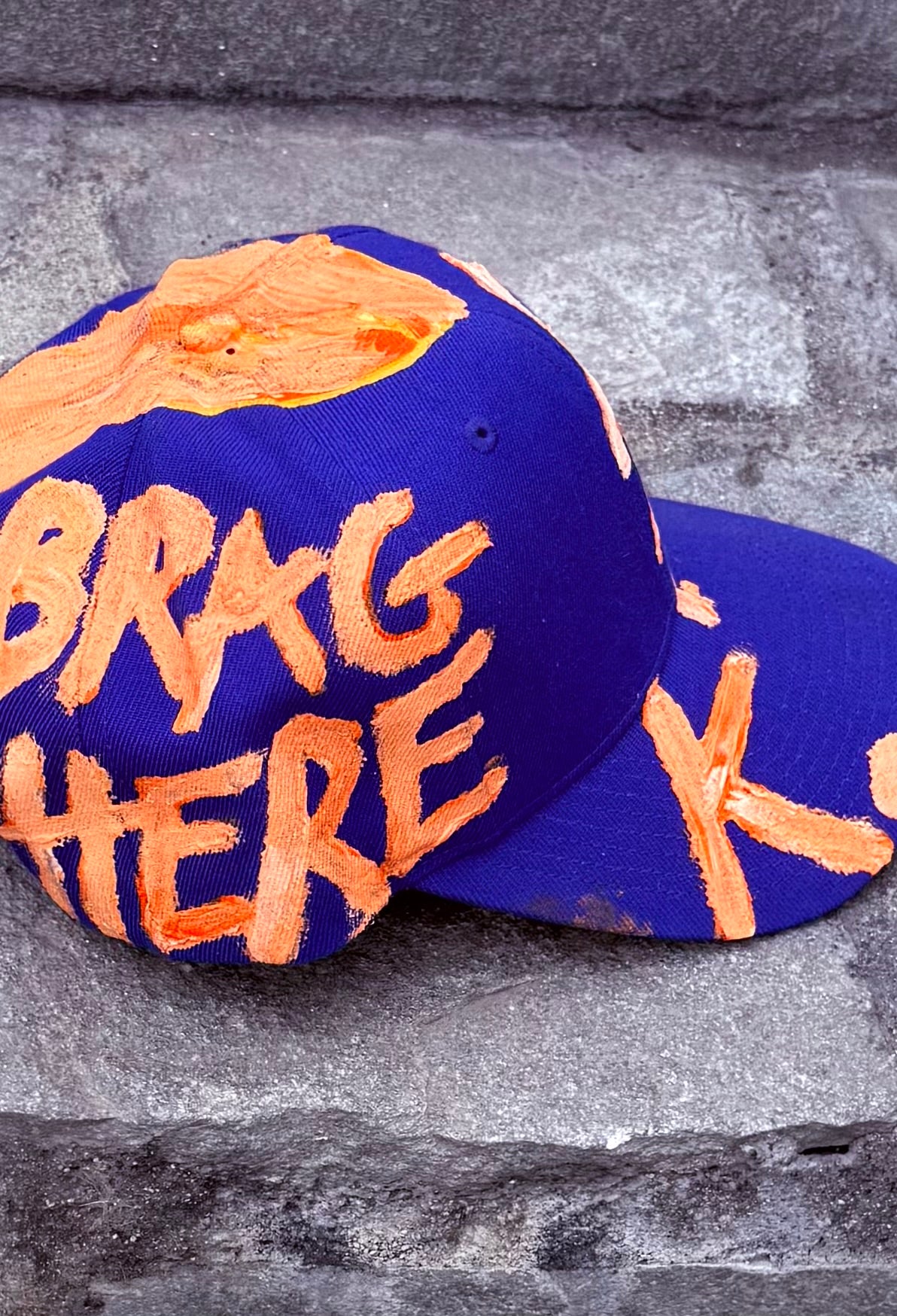 APPLAUD THE SHOWBOAT K. HAT