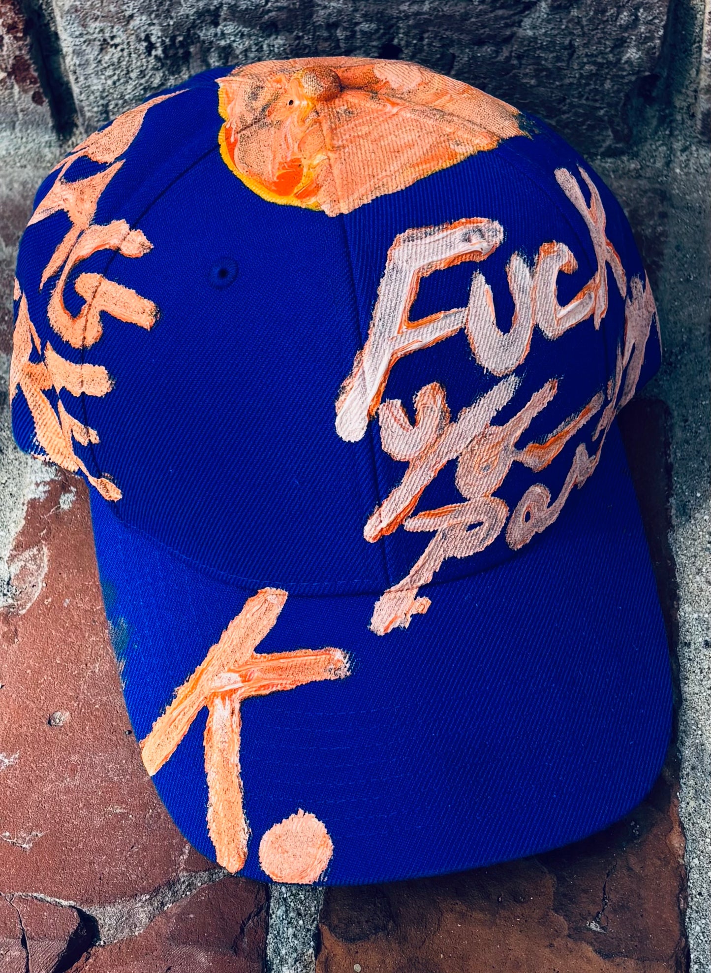 APPLAUD THE SHOWBOAT K. HAT