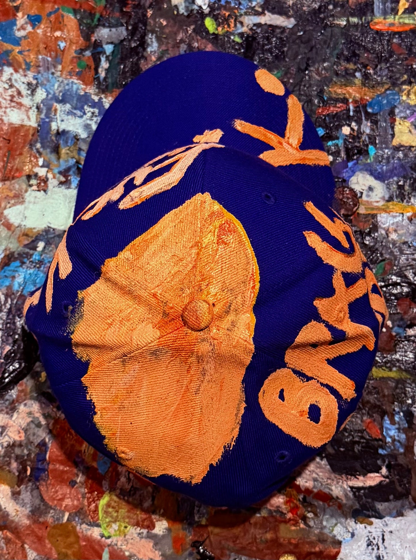 APPLAUD THE SHOWBOAT K. HAT