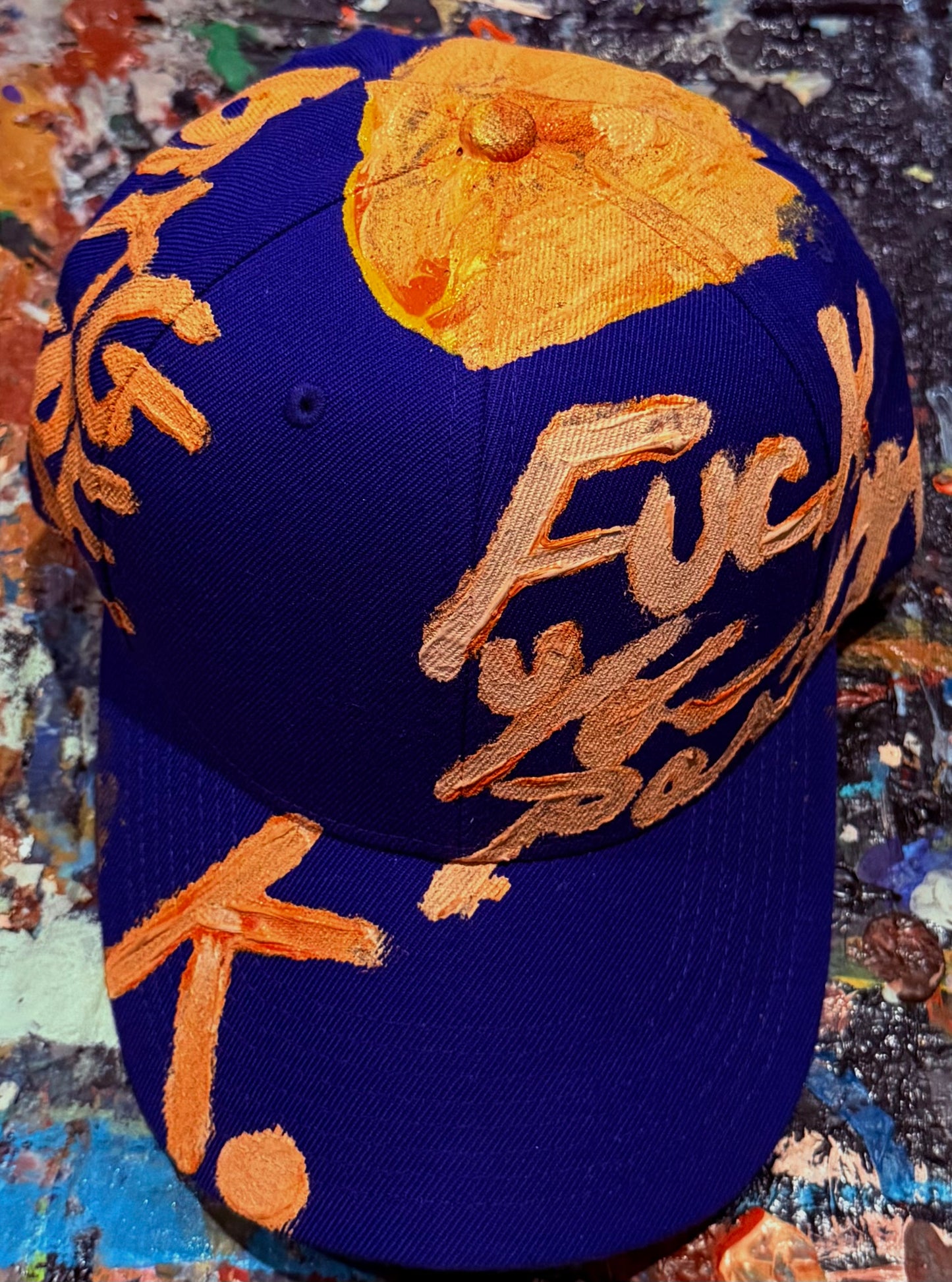 APPLAUD THE SHOWBOAT K. HAT