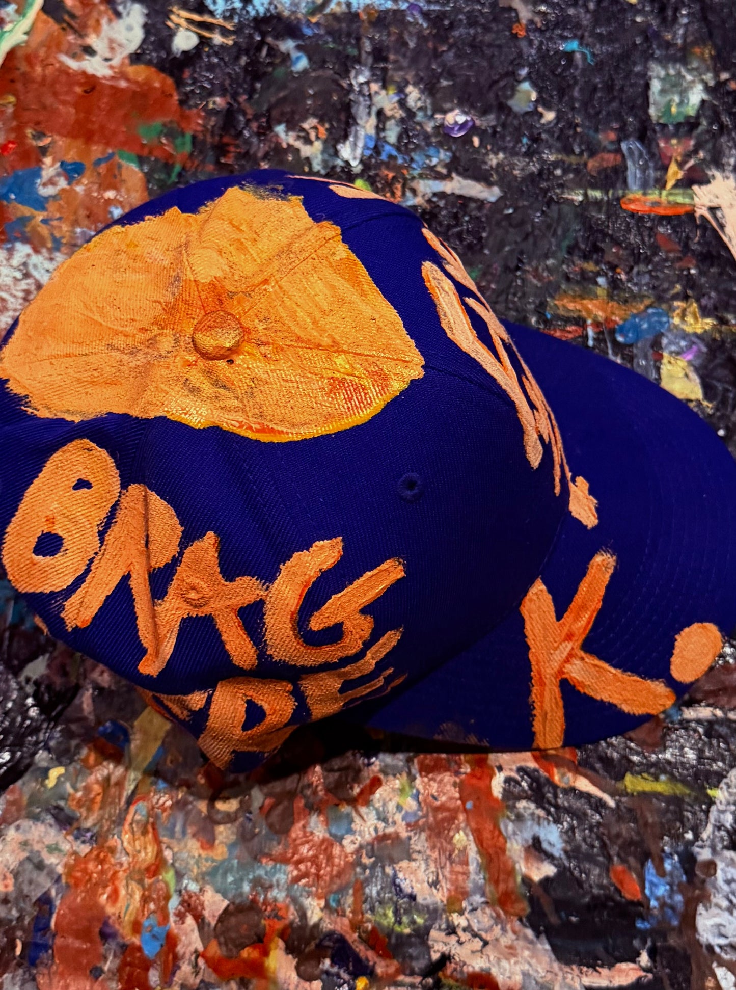 APPLAUD THE SHOWBOAT K. HAT