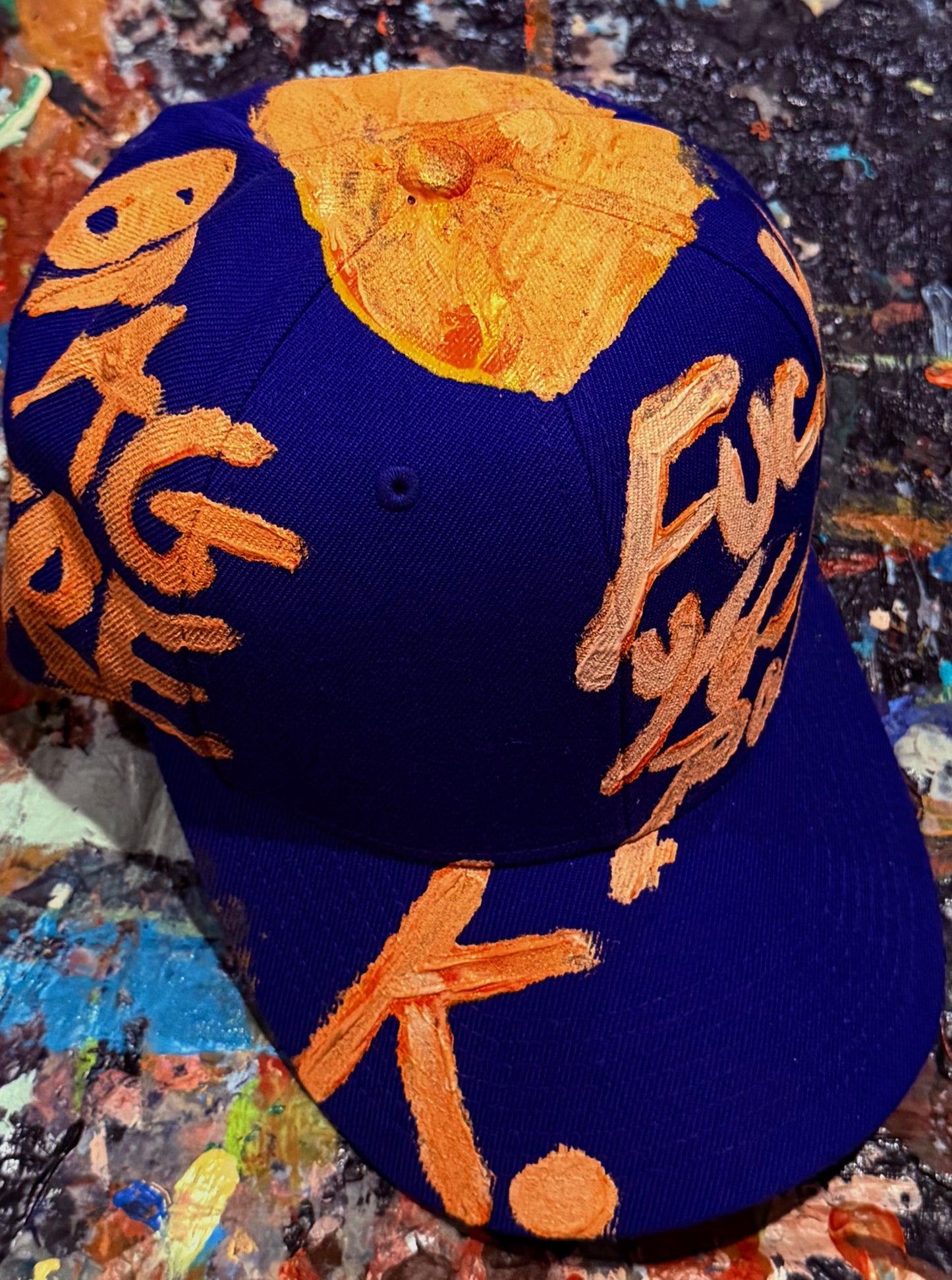 APPLAUD THE SHOWBOAT K. HAT